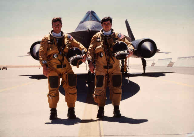 Cal (left) and his navigator,Major&nbsp;Frank Kelly (right) after their first Mach 3 flight.
